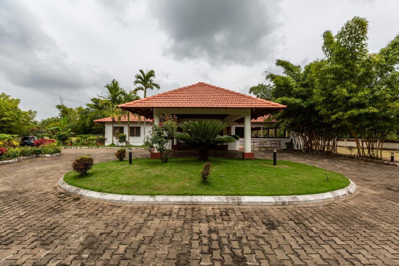 Kstdc Hotel Mayura Yagachi, Belur Belur  Экстерьер фото